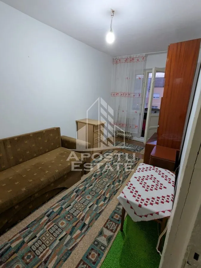 Apartament cu 3 camere, etaj intermediar, zona  Sagului - foto 3