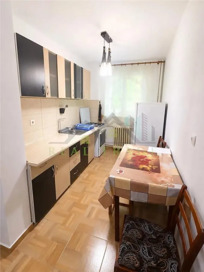 Apartament 2 camere decomandate zona Harmanului - foto 3