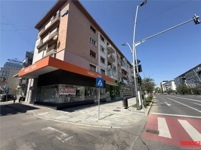 SPATIU COMERCIAL 100 MP â€“ POZITIE ULTRACENTRALA, VIZIBILITATE EXCELENTA - foto 2
