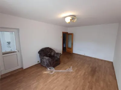 Apartament 3 camere Nicolina /Cug , 70 MP, etaj intermediar - foto 8