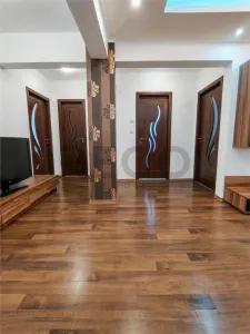 RECO Apartament renovat cu camere Decomandat cu lift - Oradea