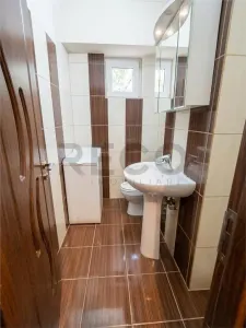 RECO Apartament renovat cu camere Decomandat cu lift - foto 7