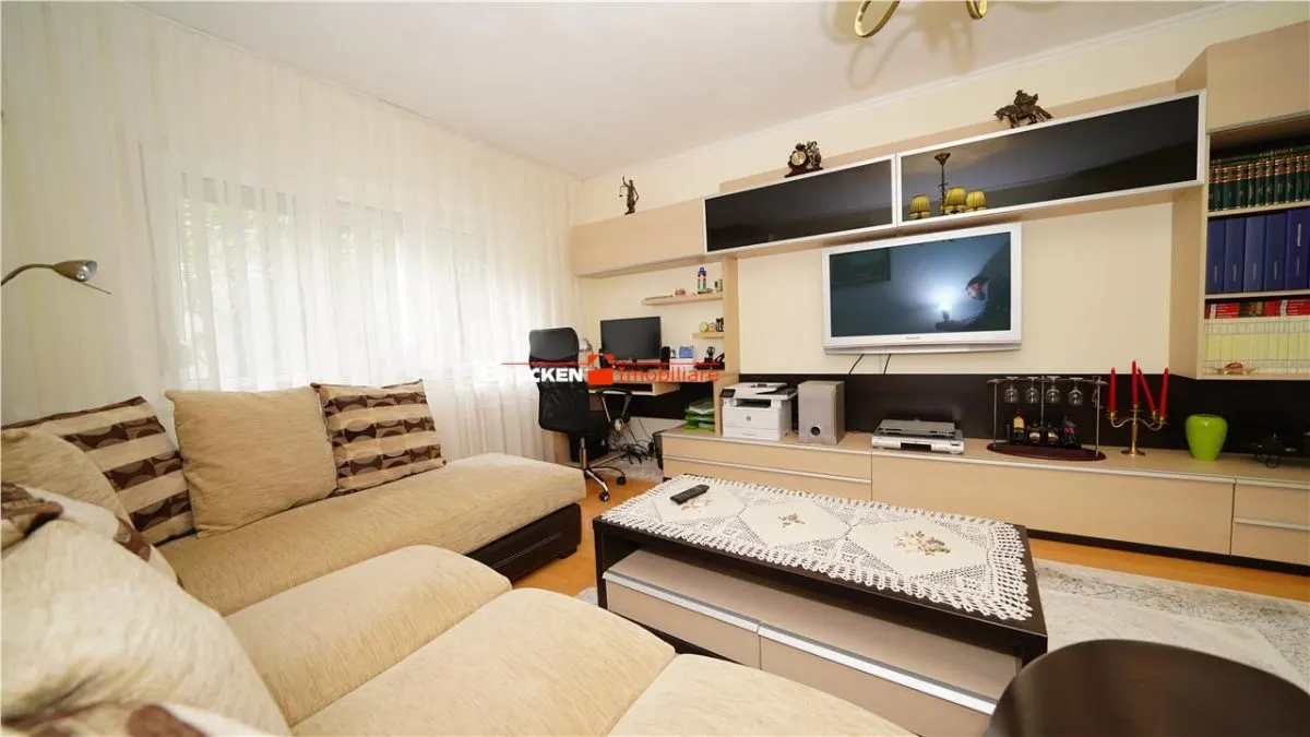 Apartament 4 camere | Stefan cel Mare - foto 1