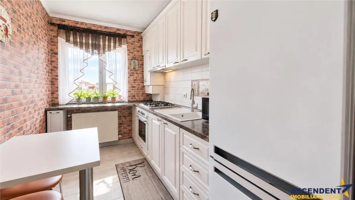 Apartament in bloc nou din Ghimbav, cu loc de parcare privat, mobilat si utilat modern - foto 2