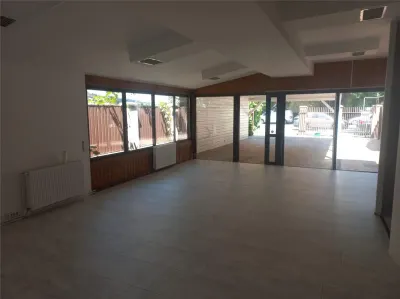 Spatiu comercial - zona excelenta - centrala proprie - trifazic - trafic pietonal - foto 3