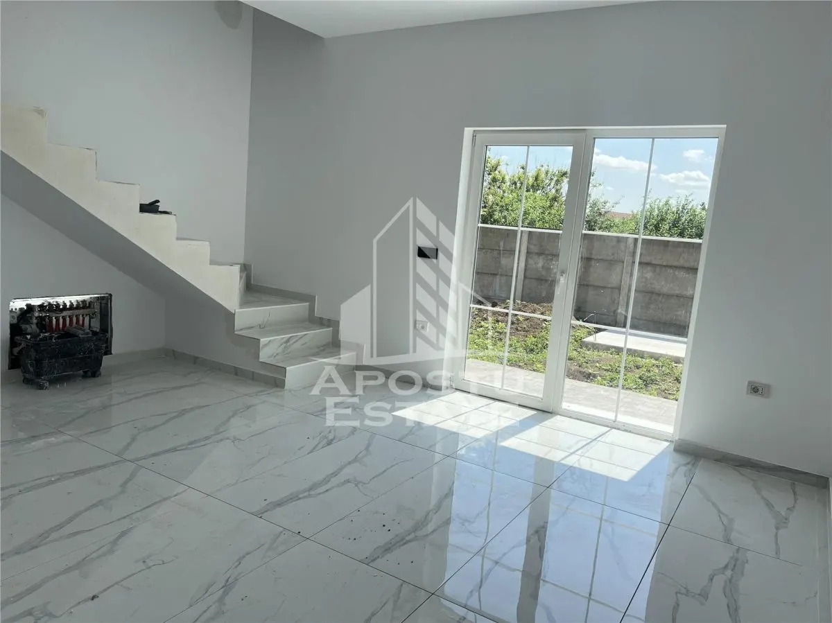 Duplex P+ E, cu 3 camere, in Sanandrei - foto 1