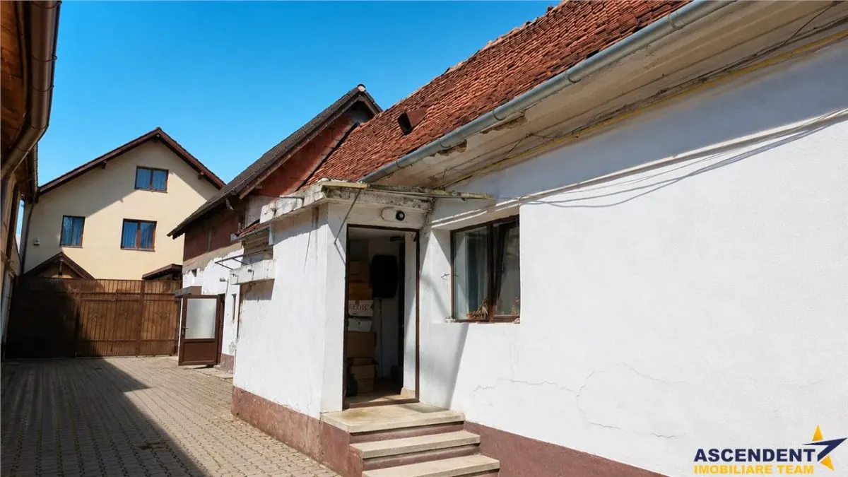 Casa cu 4 camere, garaj, pivnita boltita si potential, Brasov - foto 3