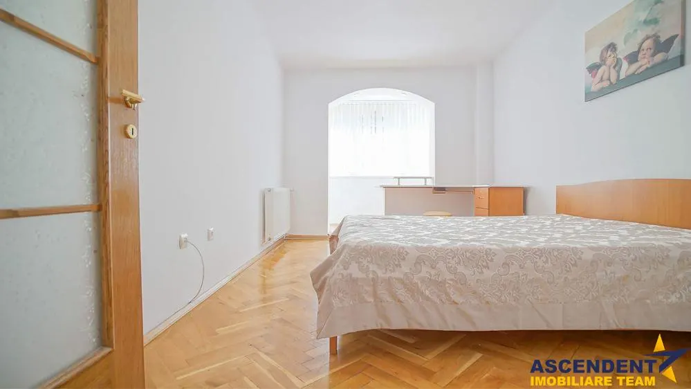 Decomandat, loc parcare, boxa, Centru Civic, Brasov - foto 3