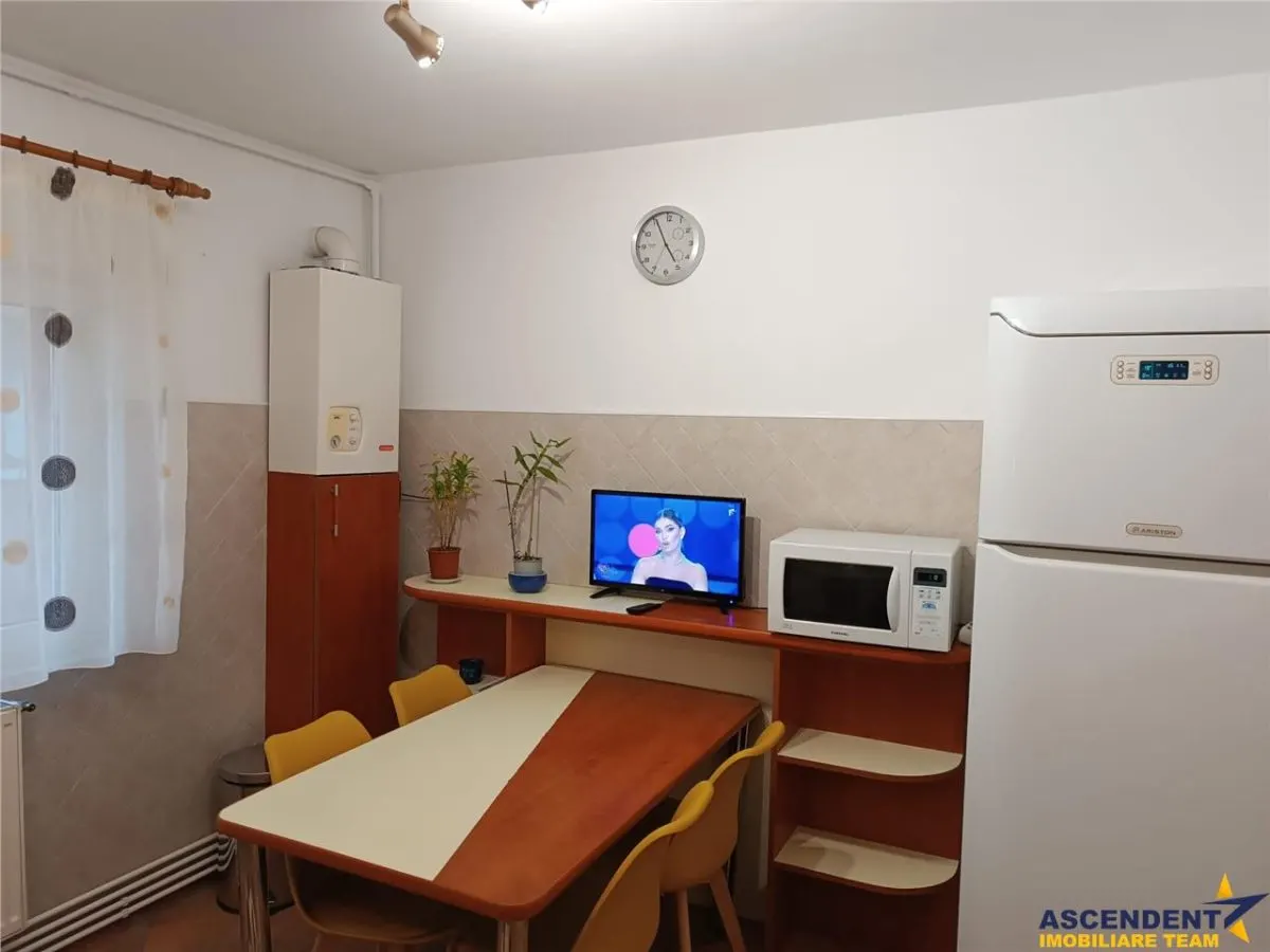 Decomandat ariat, confort si vedere panoramica, Centru Civic, Brasov - foto 10