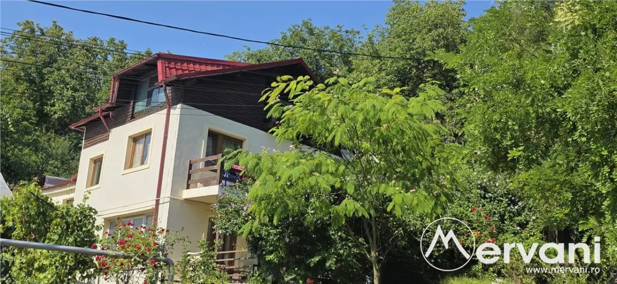 Casa cu 4 camere de vanzare in Campina - foto 1