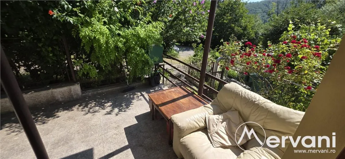 Casa cu 4 camere de vanzare in Campina - foto 2