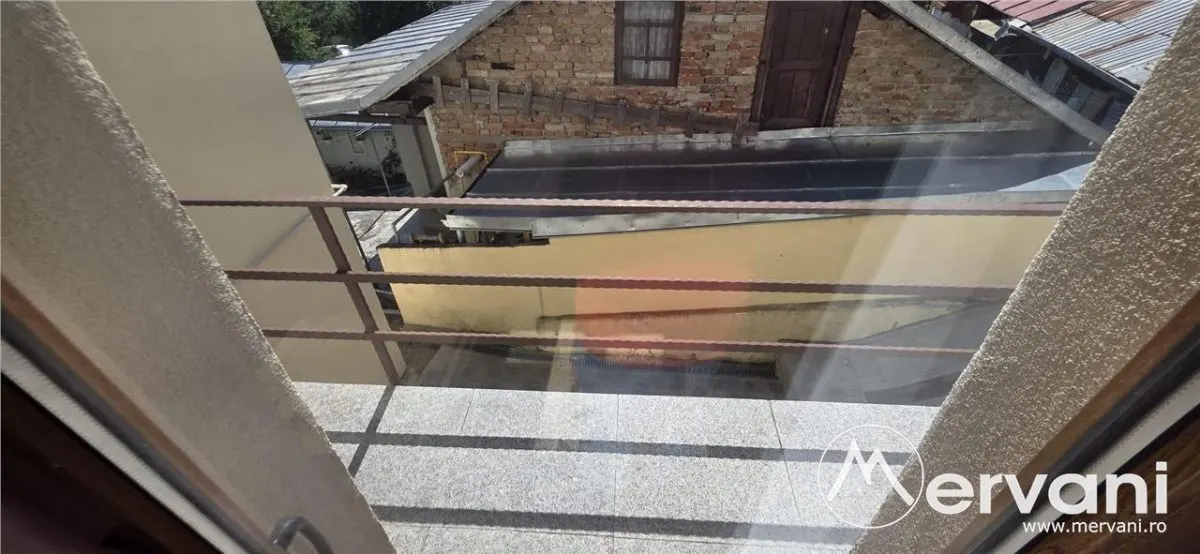 Casa cu 4 camere de vanzare in Campina - foto 19
