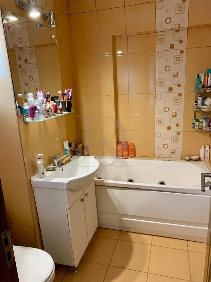 Centru Civic - A Panu , 3 camere ,  70mp , eliberare rapida - foto 6