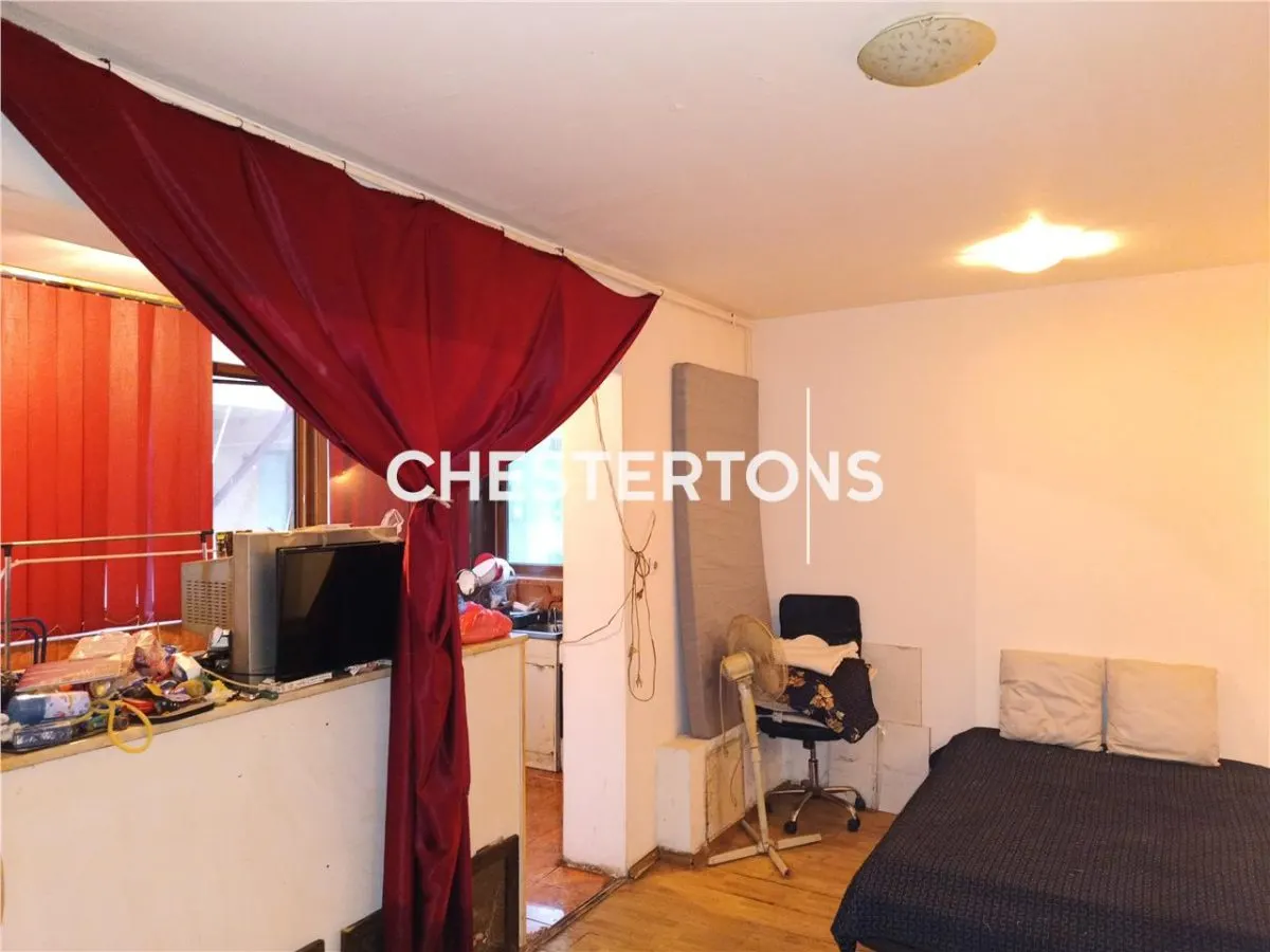 Apartament cu 2 camere si balcon  ST=48mp situat la parterul unui bloc din Cartierul Brancusi in sector 6 - foto 1