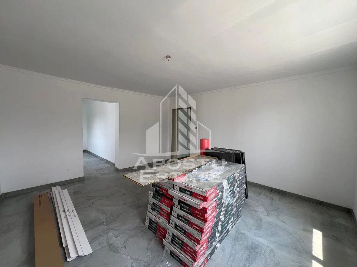 Casa individuala pe etaj de vanzare, renovata complet, Becicherecu Mic - foto 2
