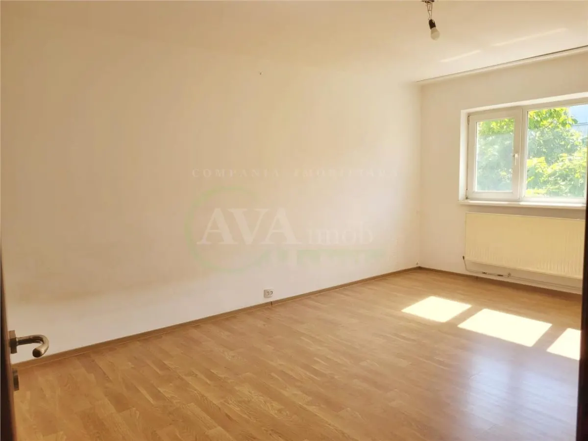Apartament 2 decomandate, cu centrala, zona Nord - foto 2