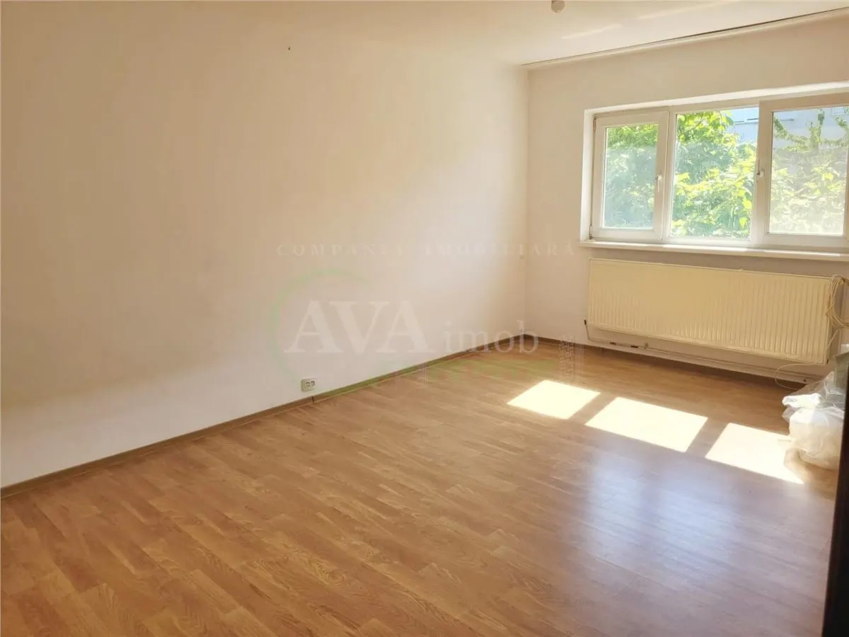 Apartament 2 decomandate, cu centrala, zona Nord - foto 3