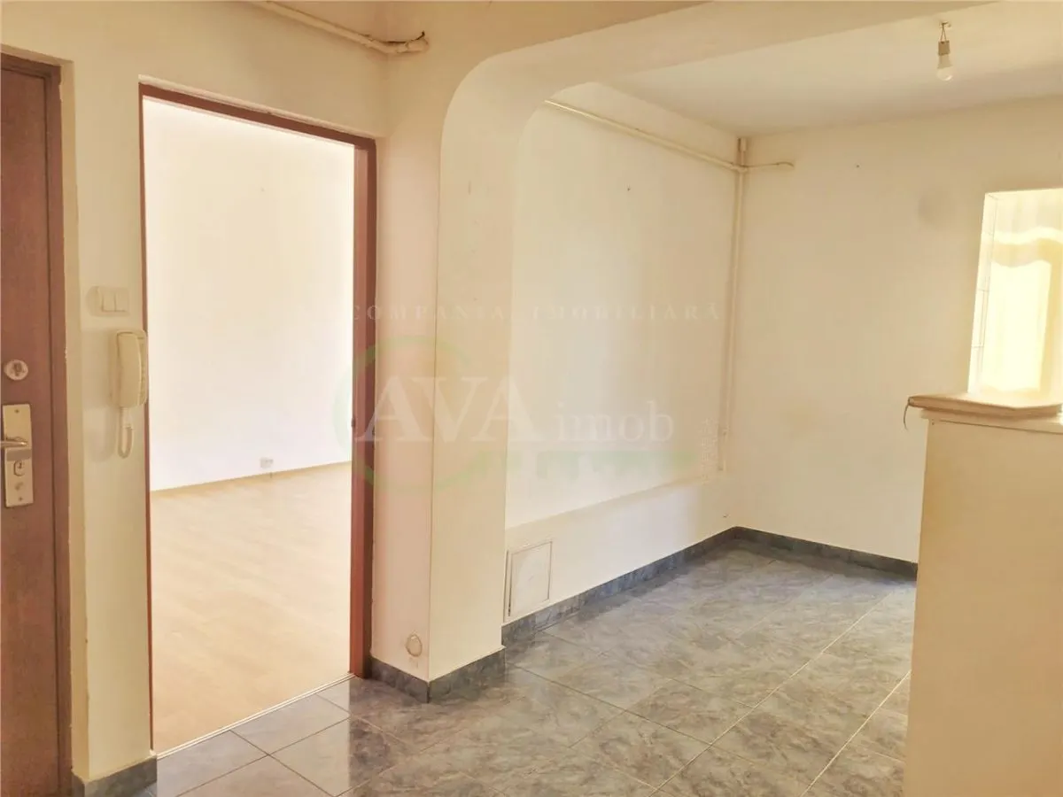 Apartament 2 decomandate, cu centrala, zona Nord - foto 4