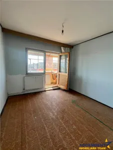 Apartament cu trei camere de renovat in Feldioara, Brasov - foto 11