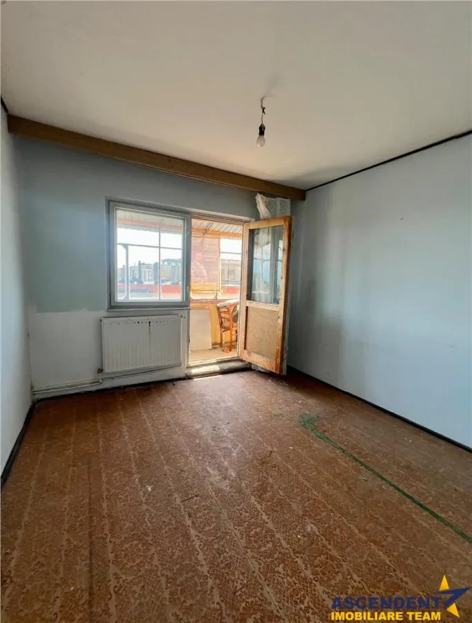 Apartament cu trei camere de renovat in Feldioara, Brasov - foto 11
