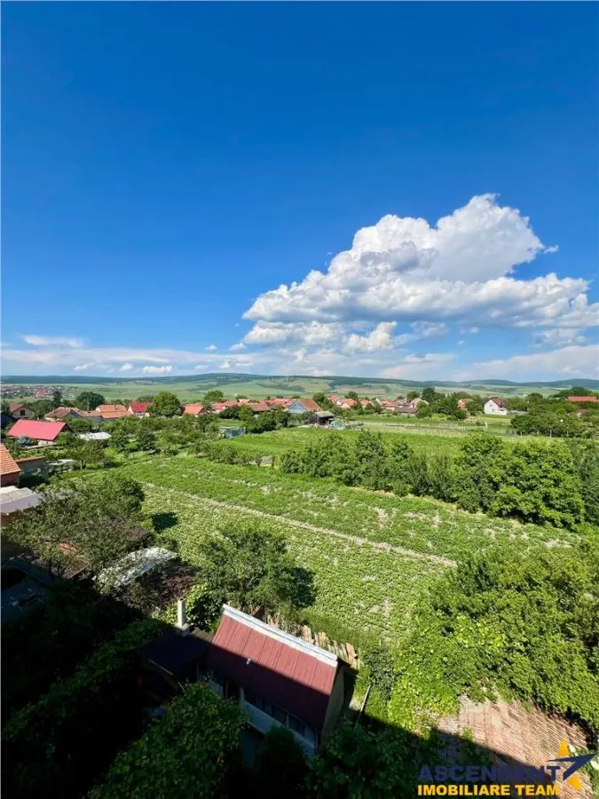 Apartament cu trei camere de renovat in Feldioara, Brasov - foto 12