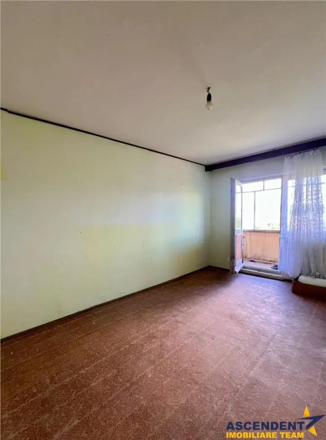 Apartament cu trei camere de renovat in Feldioara, Brasov - foto 15