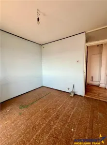 Apartament cu trei camere de renovat in Feldioara, Brasov - foto 6