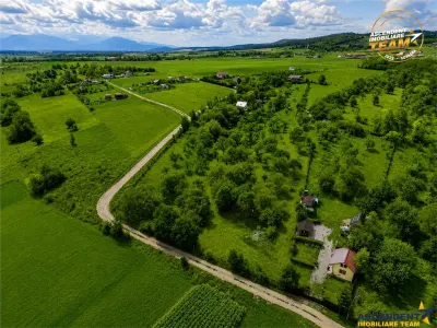 FILM! Confortabila ariere, 4.500 mp, arbori roditori, Sancraiu,Covasna - foto 3