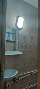 Garsoniera in bloc de apartamente  Podu Ros liceul Emil Racovita - foto 8