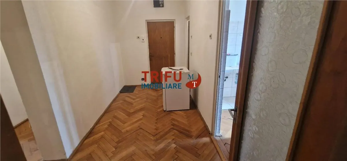Apartament 3 camere, 2 bai, garaj, boxa zona Cetate - foto 3