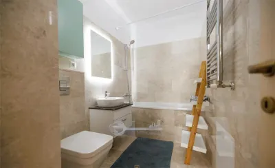 Apartament 3 camere , Copou, 90 mp, 3 balcoane, mobilat premium - foto 15