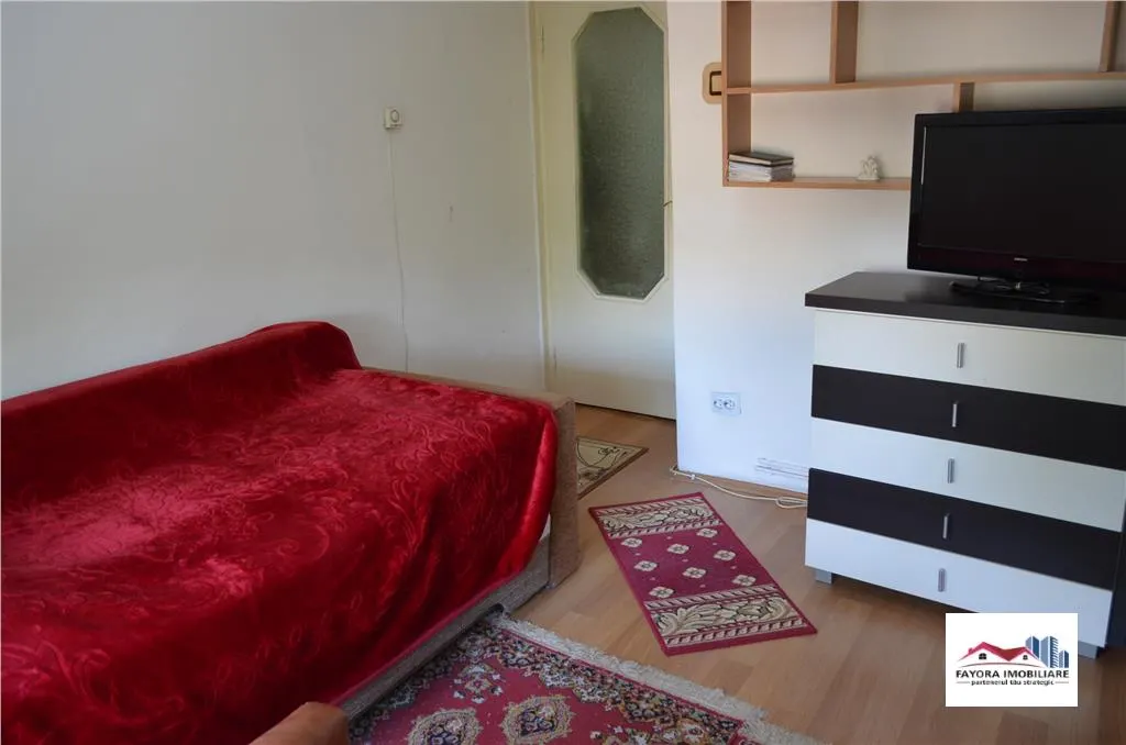 Ap. 3 Camere si 2 Bai cu Garaj de Vanzare Zona Corina - foto 3
