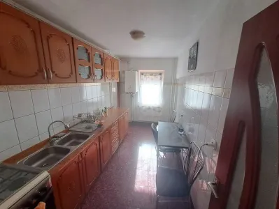 Apartament 2camere decomandat etaj 2 Racadau - foto 4
