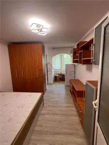 Vanzare garsoniera Nicolina renovata complet - bloc din 1980 - foto 2