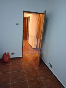 Apartament spatios cu 4 camere, decomandat, la parter - Galata - foto 5