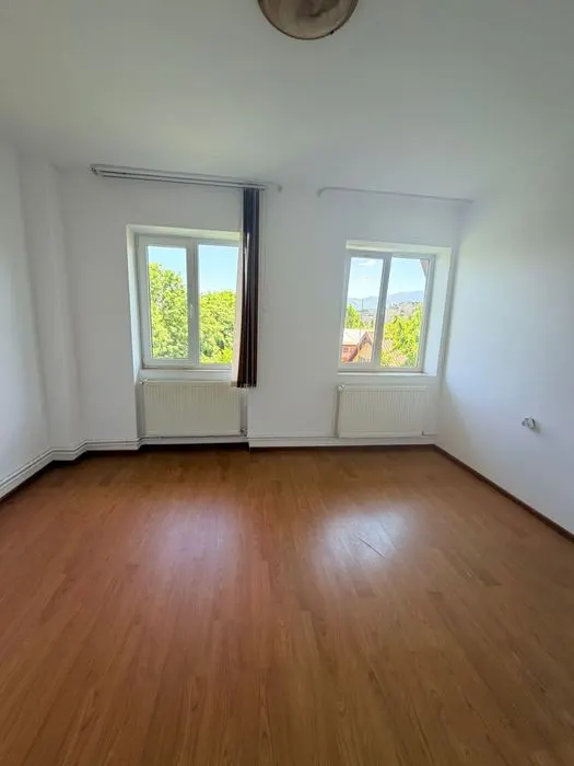 Apartament decomandat, 2 camere Centrul Civic - foto 1