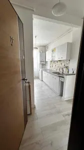 Apartament 2 camere renovat zona Tractorul - foto 2