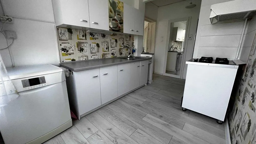 Apartament 2 camere renovat zona Tractorul - foto 4