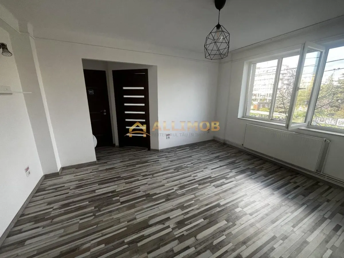Apartament 3 camere nemobilat, in Ploiesti, zona ultracentrala - foto 1