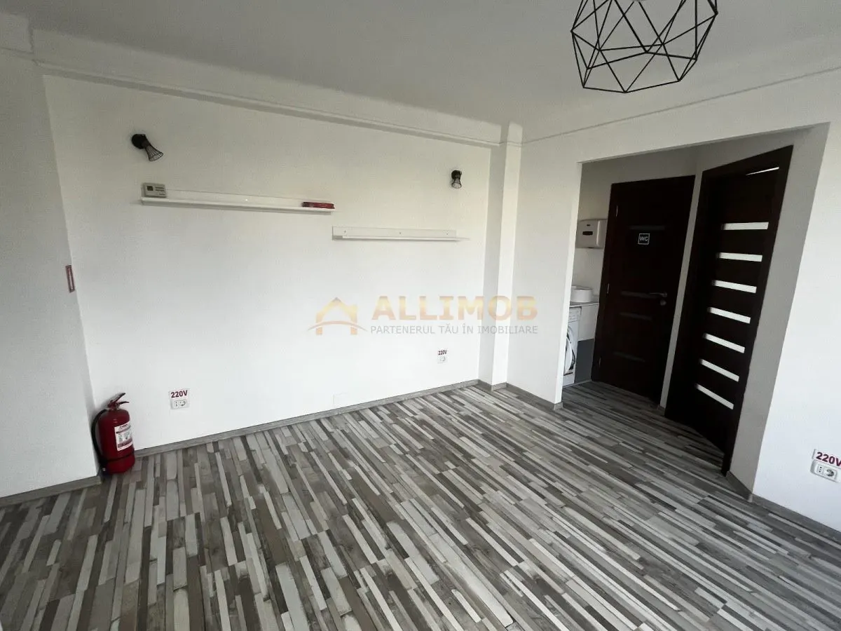 Apartament 3 camere nemobilat, in Ploiesti, zona ultracentrala - foto 2