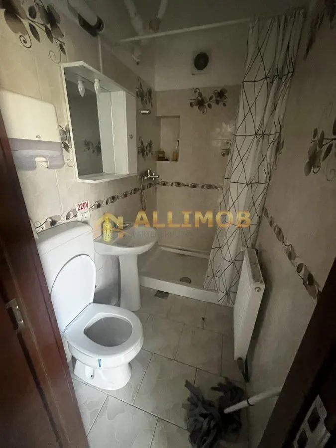Apartament 3 camere nemobilat, in Ploiesti, zona ultracentrala - foto 11