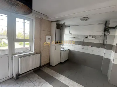 Apartament 3 camere nemobilat, in Ploiesti, zona ultracentrala - foto 9