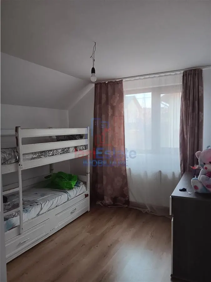 Vila la pret de apartament! Dumbrava  Vila P+M Su=120mp Teren 300mp toate utilitatile - foto 7