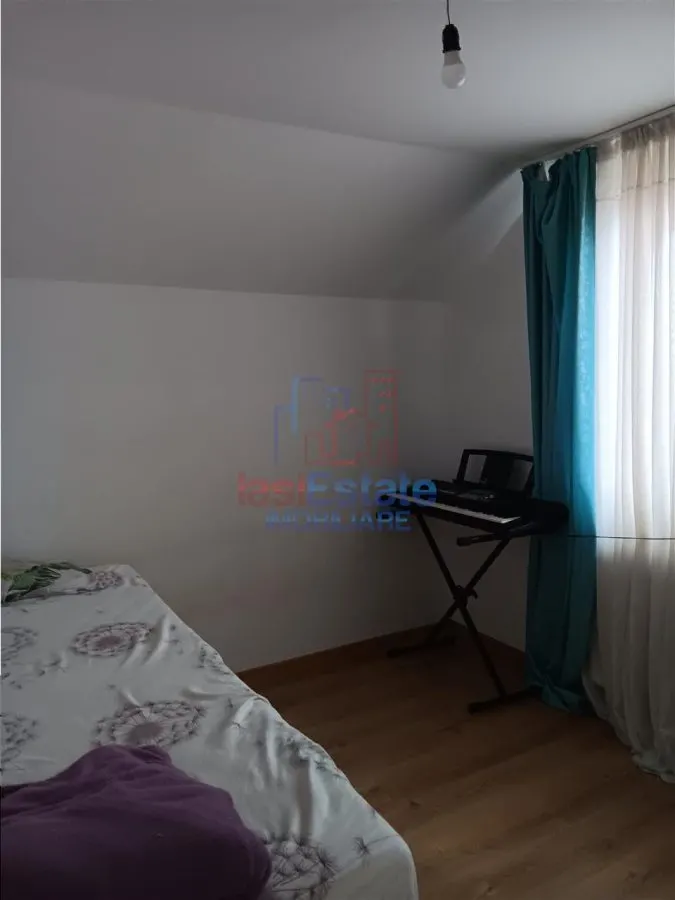 Vila la pret de apartament! Dumbrava  Vila P+M Su=120mp Teren 300mp toate utilitatile - foto 8