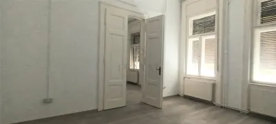 Spatiu birouri renovat nou, cladire istorica langa tribunal -  P - ta Unirii - foto 2