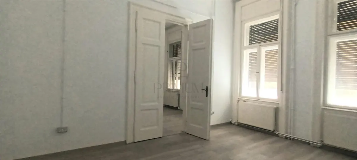 Spatiu birouri renovat nou, cladire istorica langa tribunal -  P - ta Unirii - foto 2