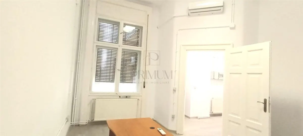 Spatiu birouri renovat nou, cladire istorica langa tribunal -  P - ta Unirii - foto 12