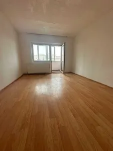 Apartament 2 camere decomandat Centrul Civic ,liber,100000 Euro - Brasov