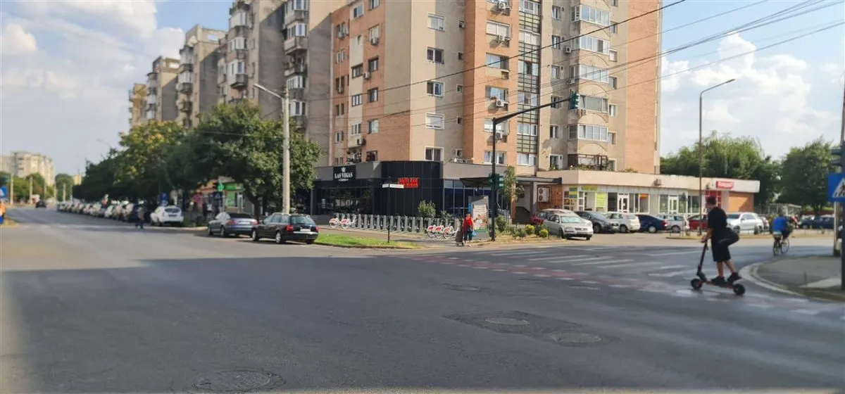 Spatiu in intersectie pe colt, Calea Aurel Vlaicu -Fortuna - foto 2