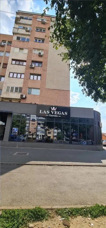 Spatiu in intersectie pe colt, Calea Aurel Vlaicu -Fortuna - foto 5